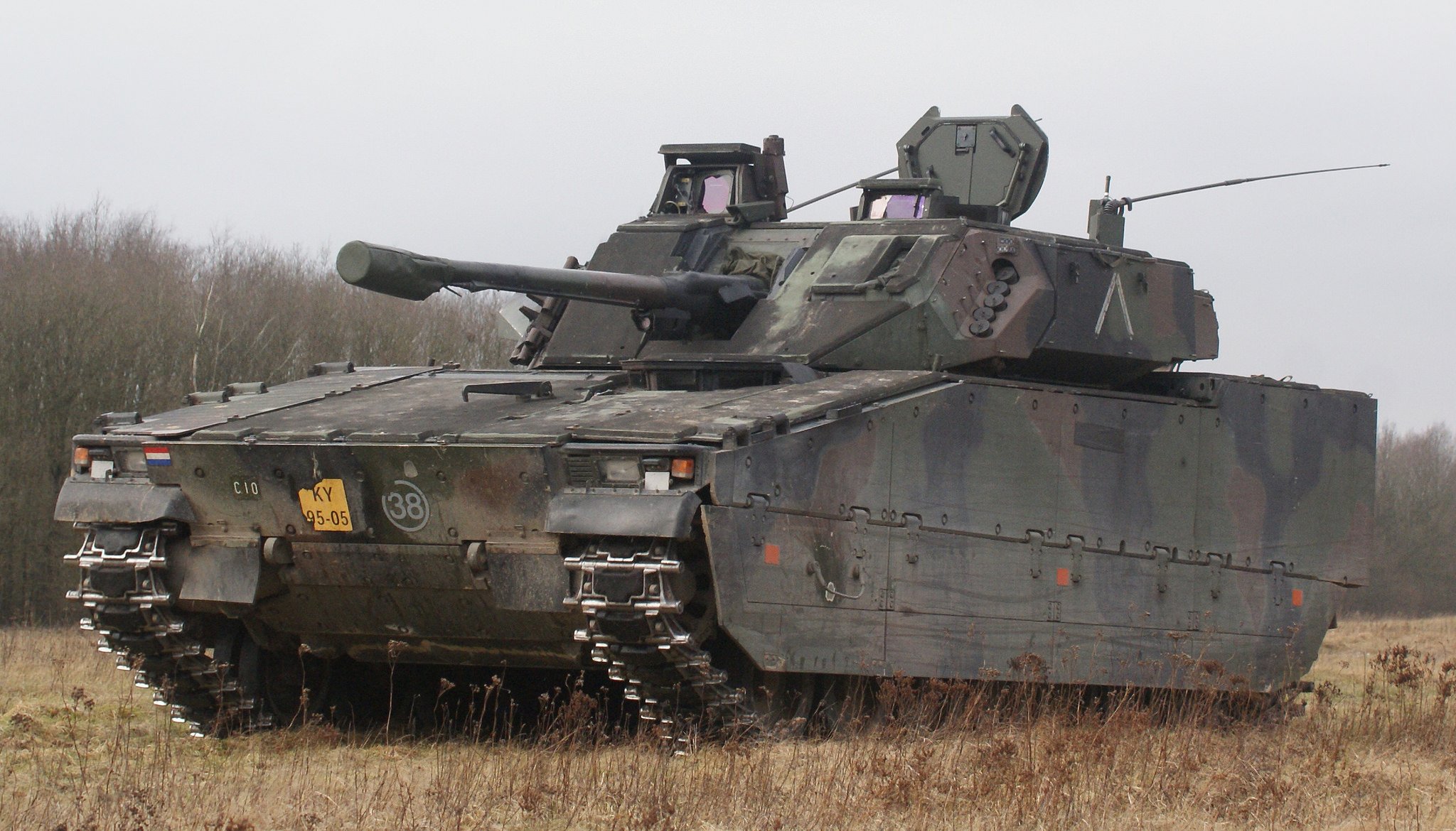 cv-9035 combat véhicule infanterie