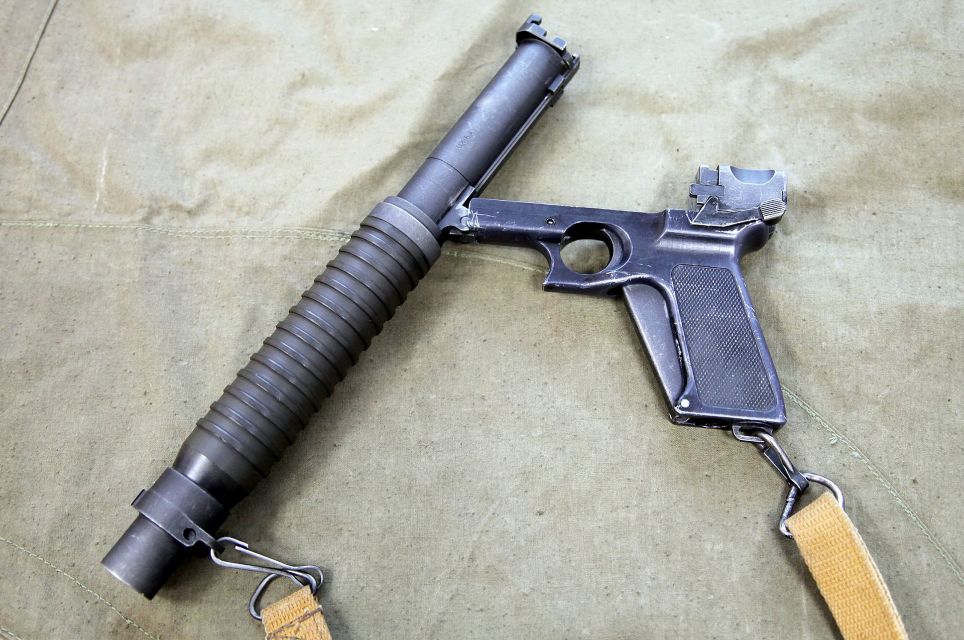 potente doméstico especial 23mm de un solo disparo pistola tulak a veces reemplaza oficiales aplicación de la ley carabina ks-23 disparo varios municiones granadas calibres tiene desmontable trasero peso con trasero y repuesto cartuchos 2.2 kg