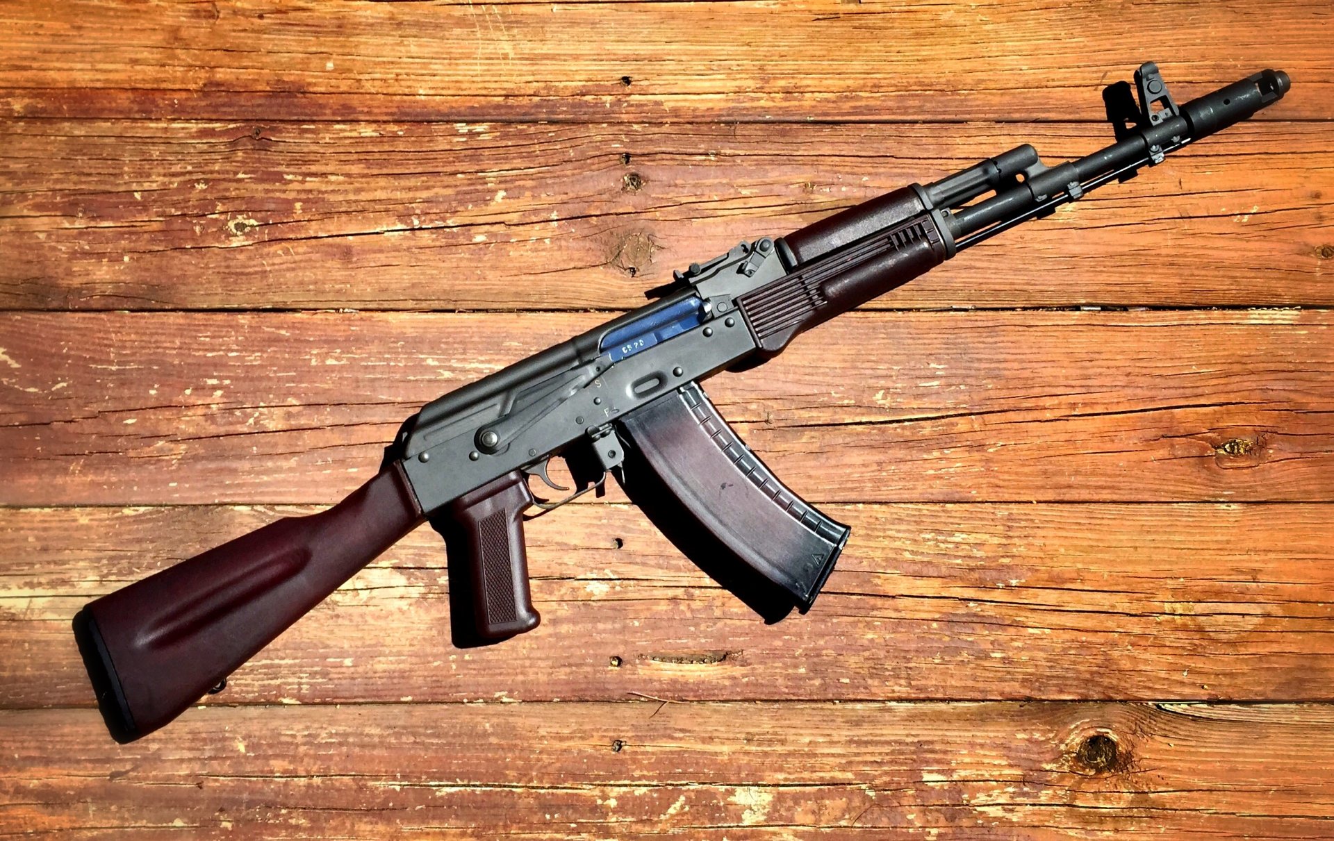 ak-74 karabin maszynowy kałasznikowa broń