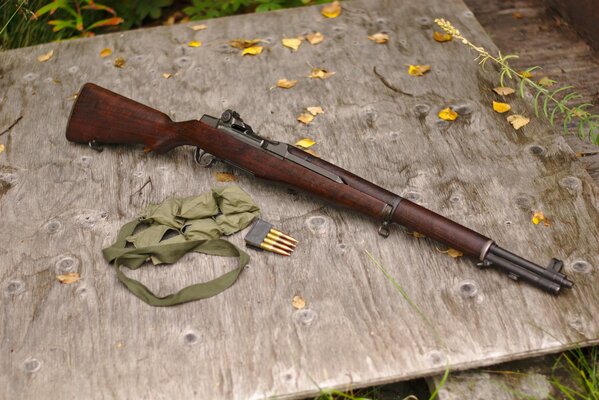 Rifle de carga automática M1 garand con munición