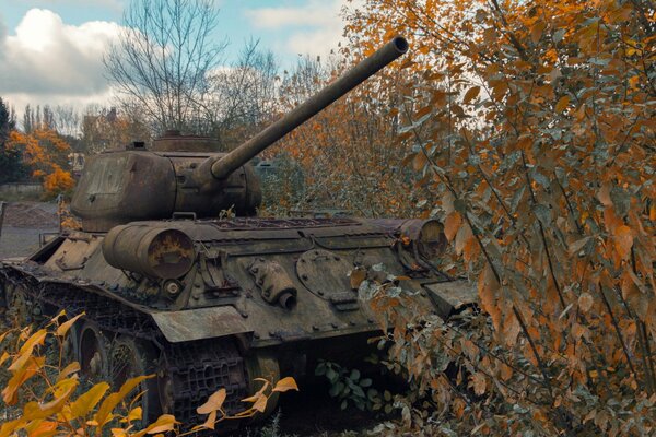 A military abandoned tank from the time of the war