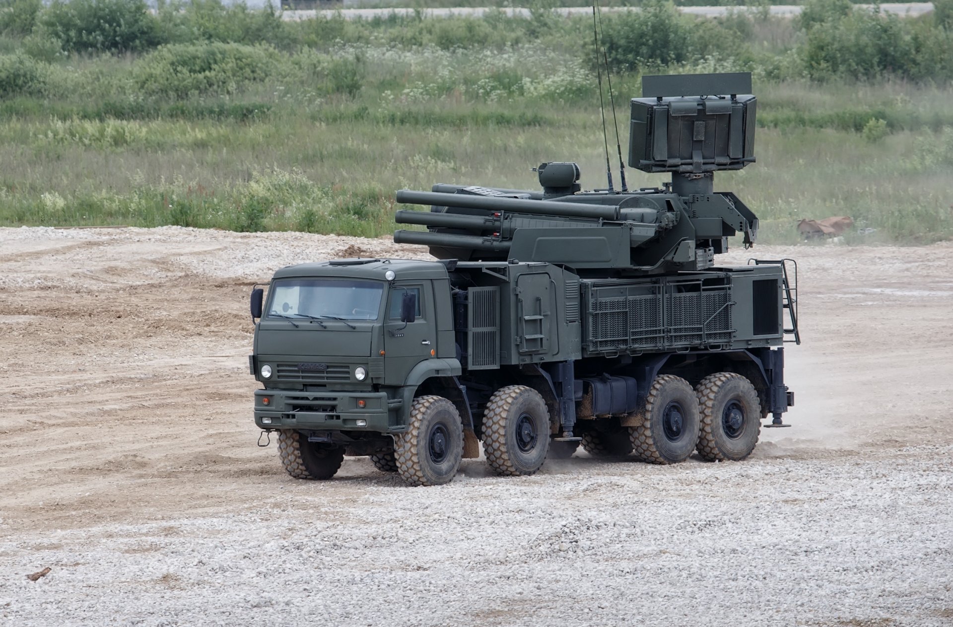 caparazón-s1 ruso autopropulsado antiaéreo cohete y cañón complejo zrpk arma polígono