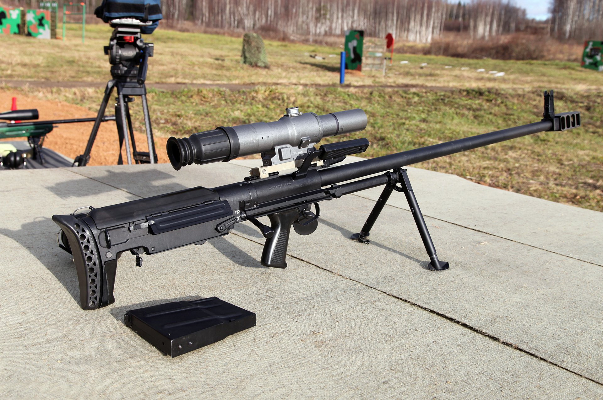 large-caliber sniper rifle asvk sniper weapon asvk russian army barrel weight 12kg cartridge 12.7×108mm initial speed bullets 900m/s length 1400 barrel 1000mm boxed magazine on 5 cartridges longitudinally sliding shutter factory and