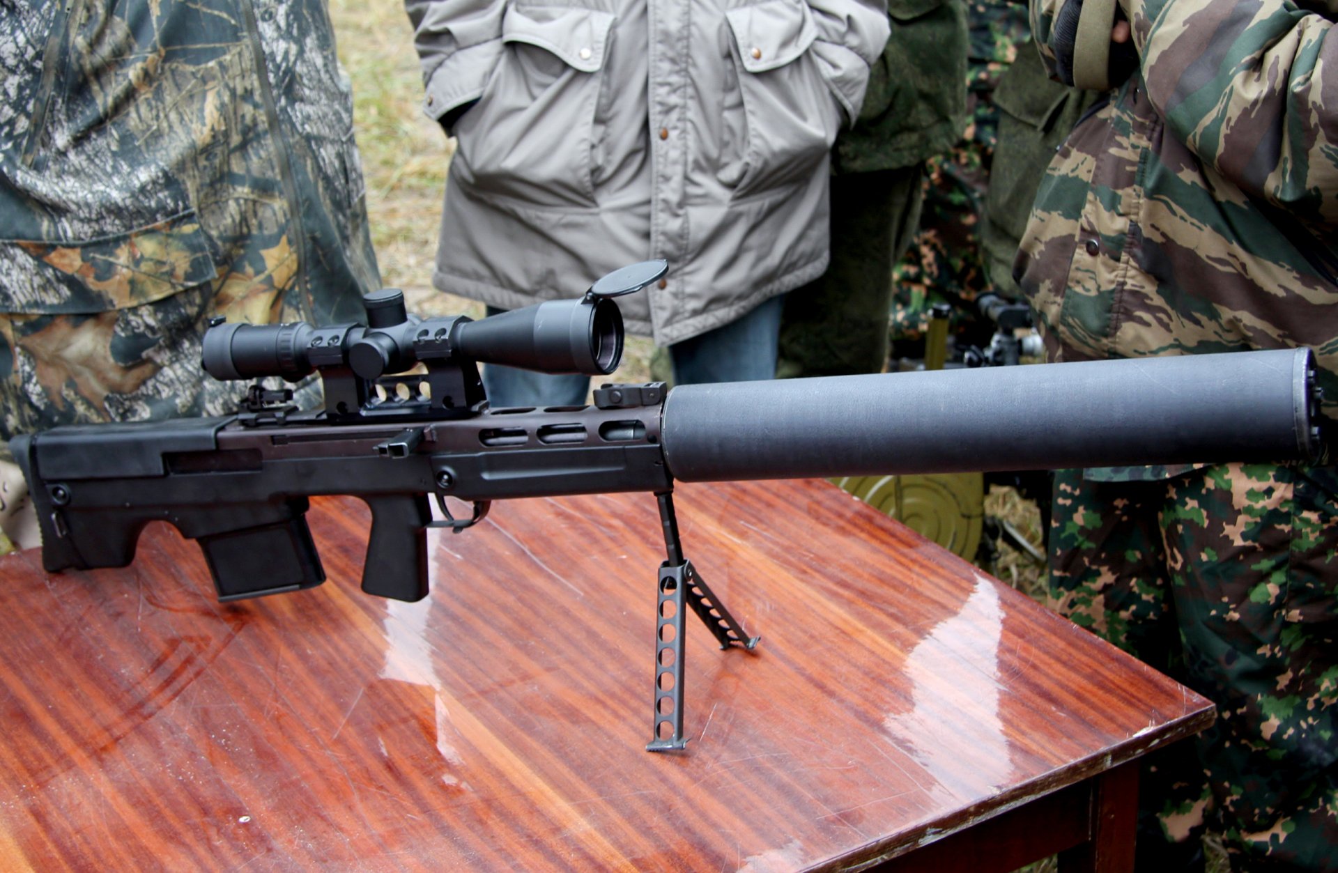 russisch lautlos gewehr sniper speziell großkalibrig auspuff hergestellt nach layout bull-dad entwicklung 2002 jahr patrone 12.7× 55mm sc-130 abnehmbar boxed shop 5 patronen gewicht 5kg lang 622mm oder 1125mm mit schalldämpfer longitudinalkalibriert entwickelt 2002 jahr patrone 12.7× 55mm sc-130 abnehmbar boxed shop 5 patronen gewicht 5kg lang 622mm oder 1125mm mit schalldämpfer longitudinalkalibriert