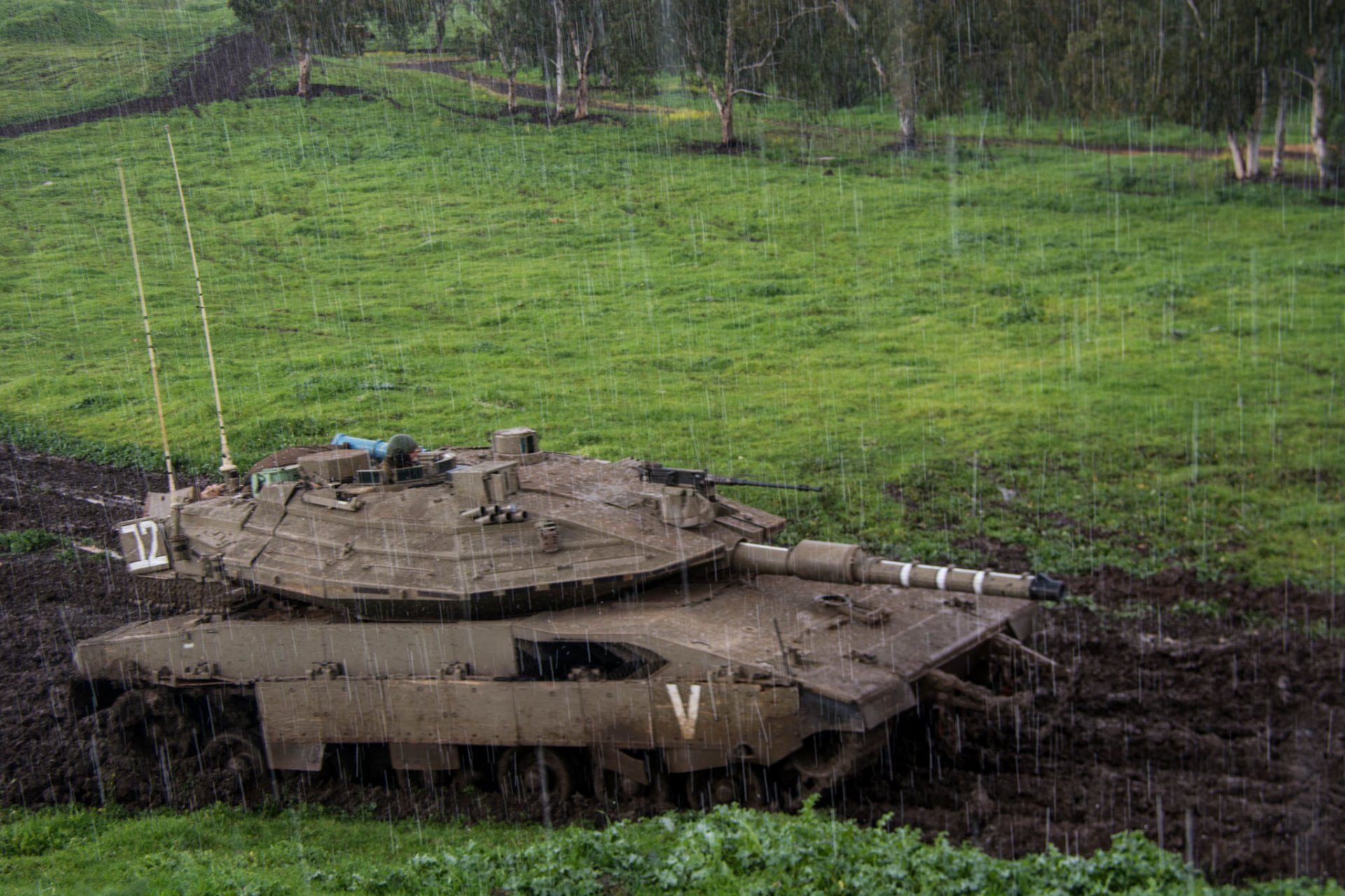 merkava merkava czołg izrael deszcz