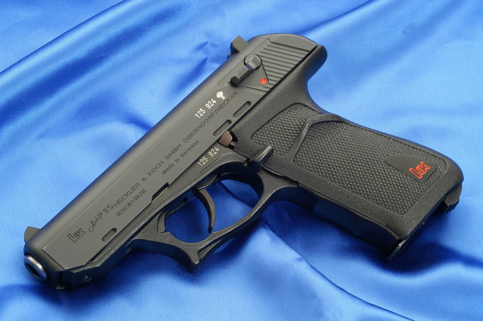 weapons heckler&koch pistol pistol black red blue