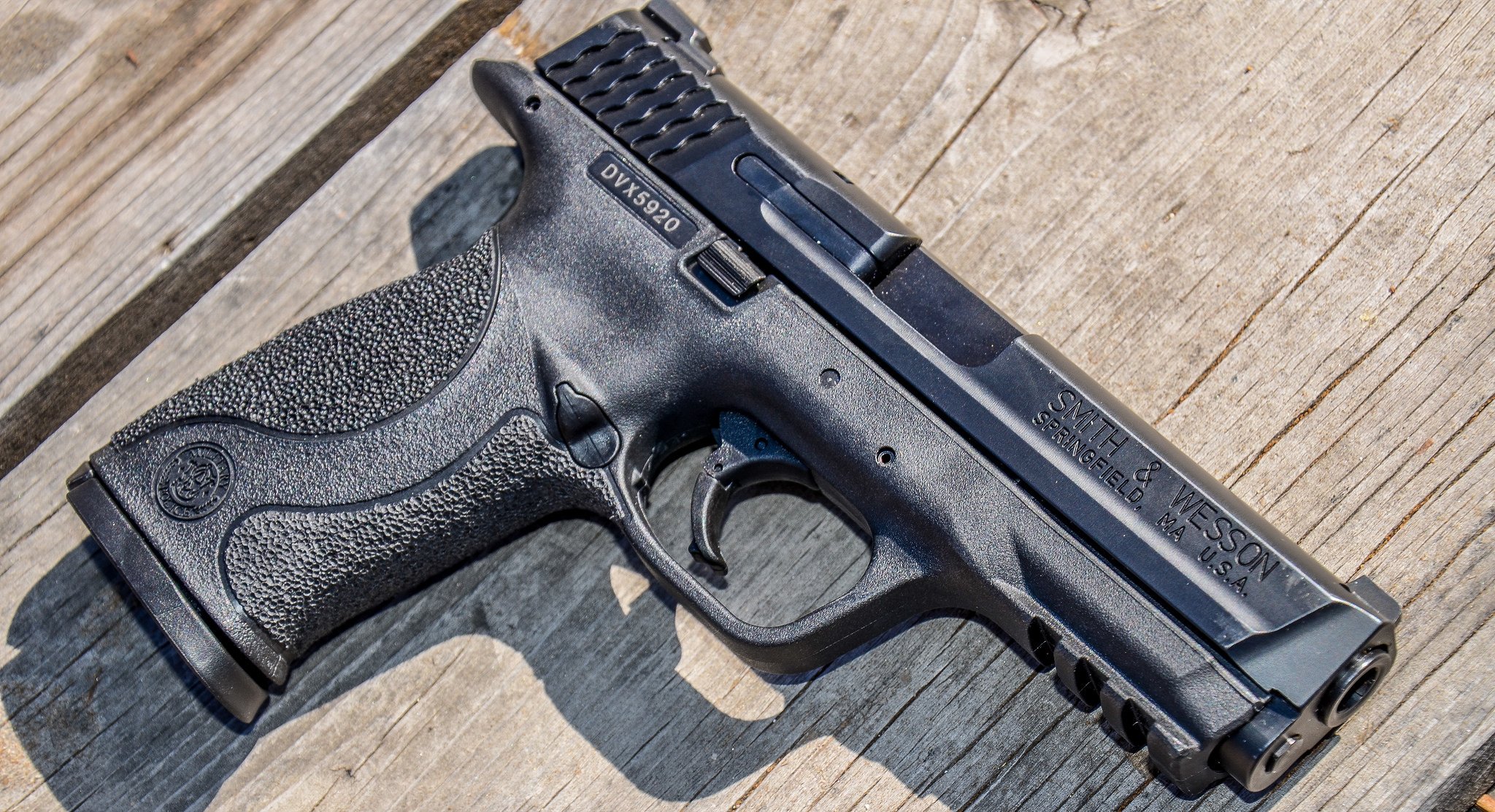 smith & wesson m & r springfield pistola arma fondo