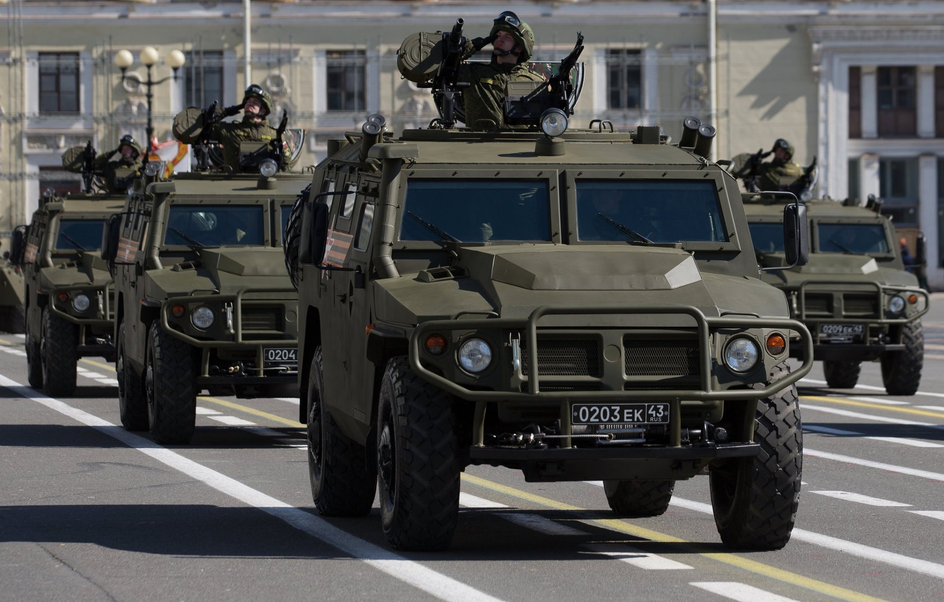 gaz-2330 tiger russisch mehrzweck auto erhöhte durchgängigkeit gepanzerte fahrzeuge