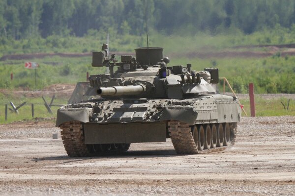 A combat tank operating at the landfill