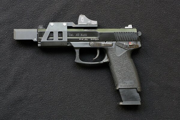 Arme. pistolet Mark 23