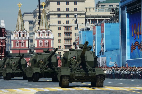 День победы самоходная артиллерийская установка