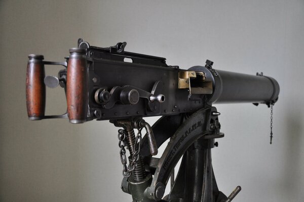 English Vickers machine gun