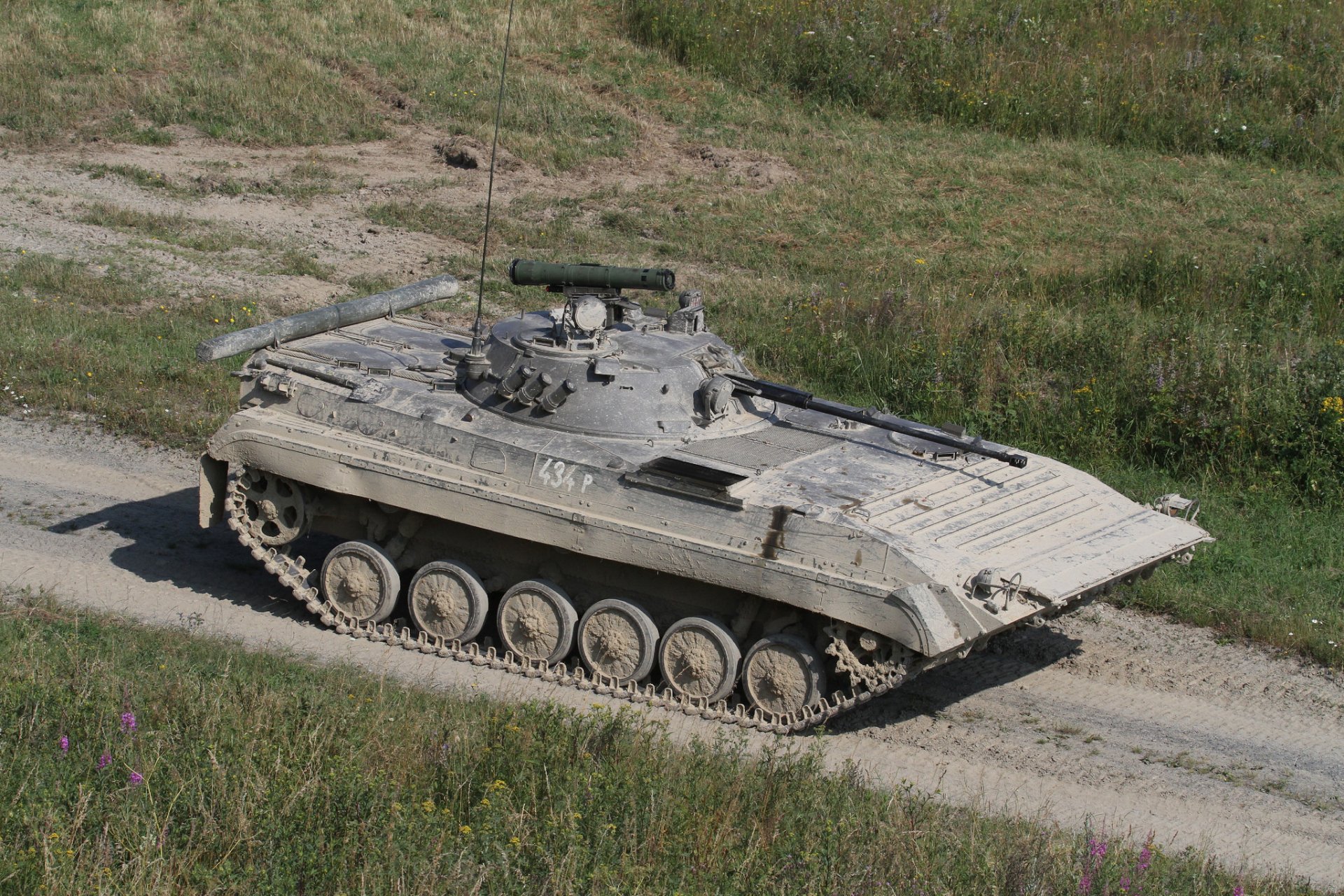 bmp-2 bojowy pojazd piechoty