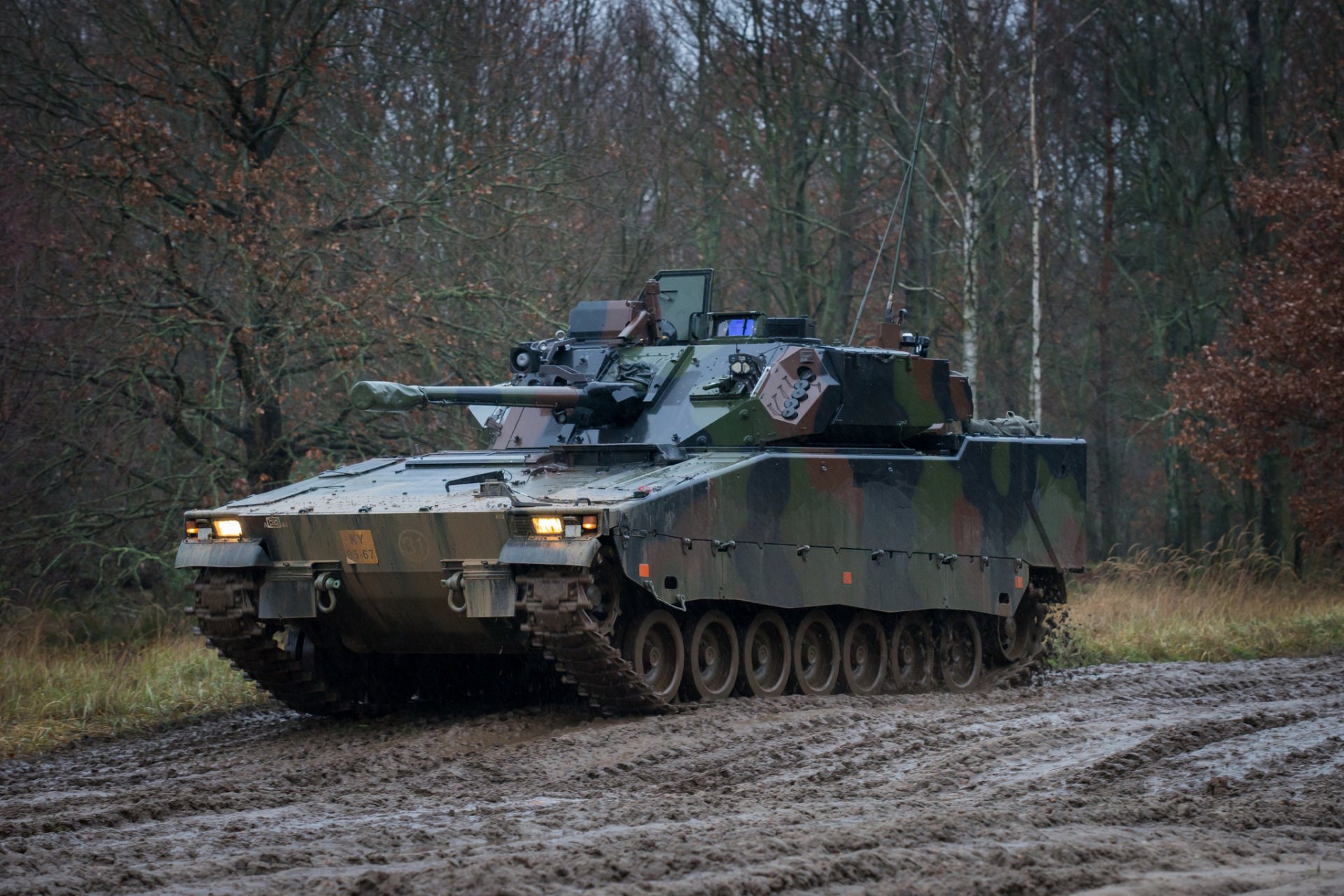 cv-9035 veicolo da combattimento di fanteria