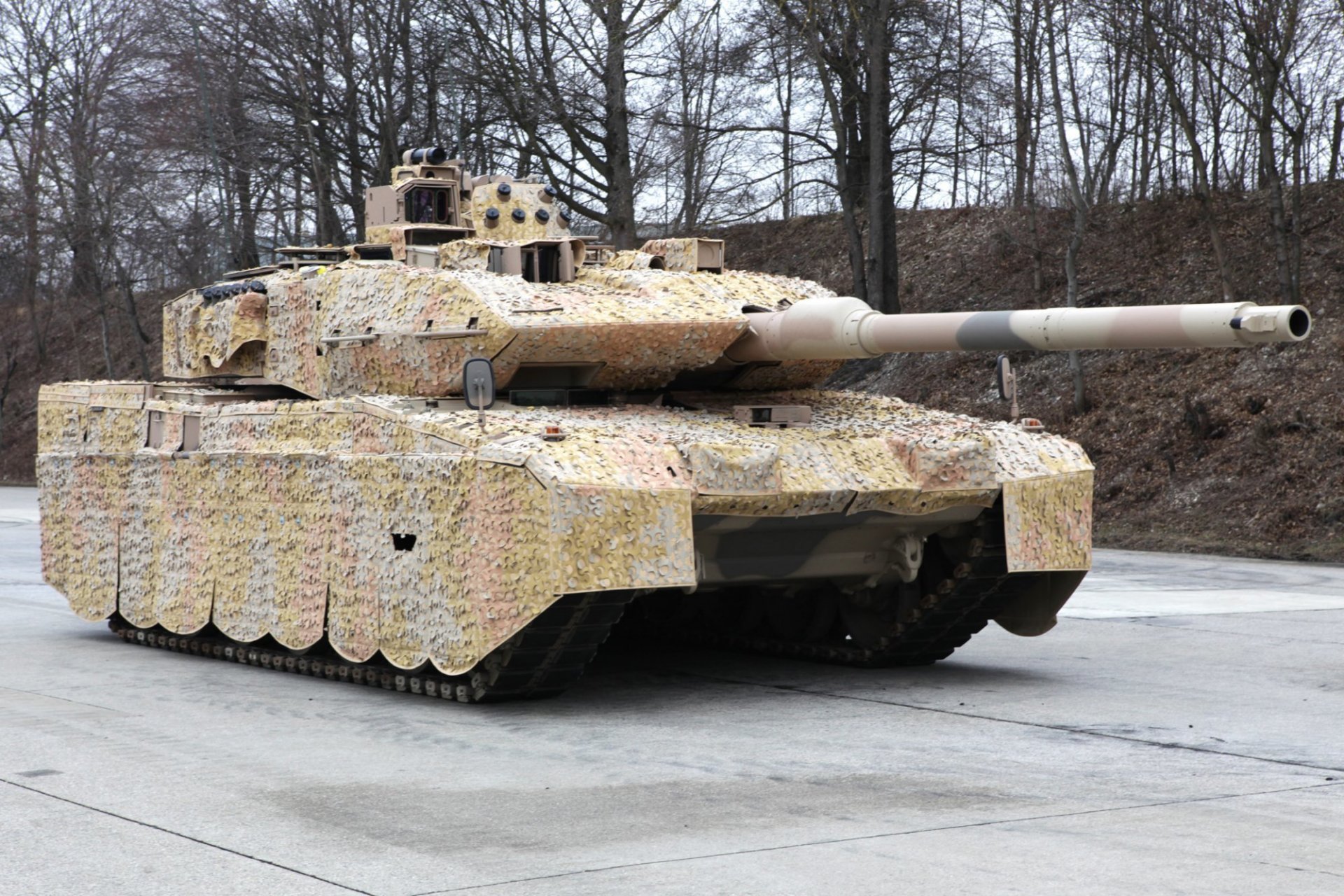 krauss-maffei wegmann kmw léopard 2a7 + réservoir allemand camouflage