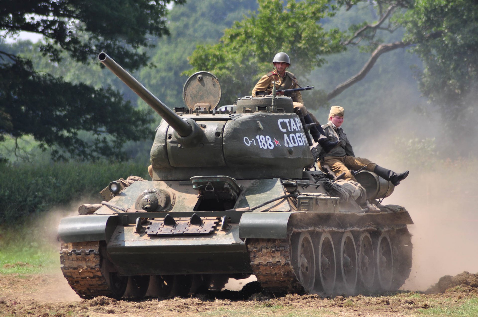 t-34-85 soviétique moyen char reconstruction militaire