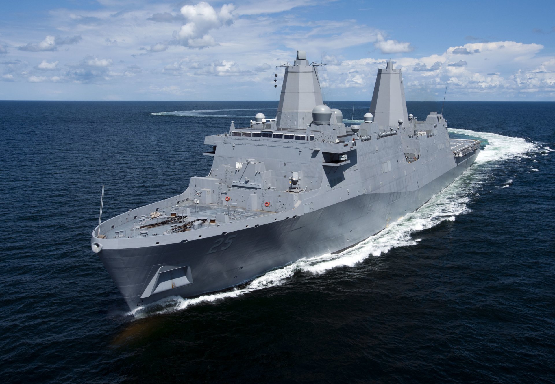 uss somerset lpd-25 parachutiste hélicoptère navire-dock type san antonio mer