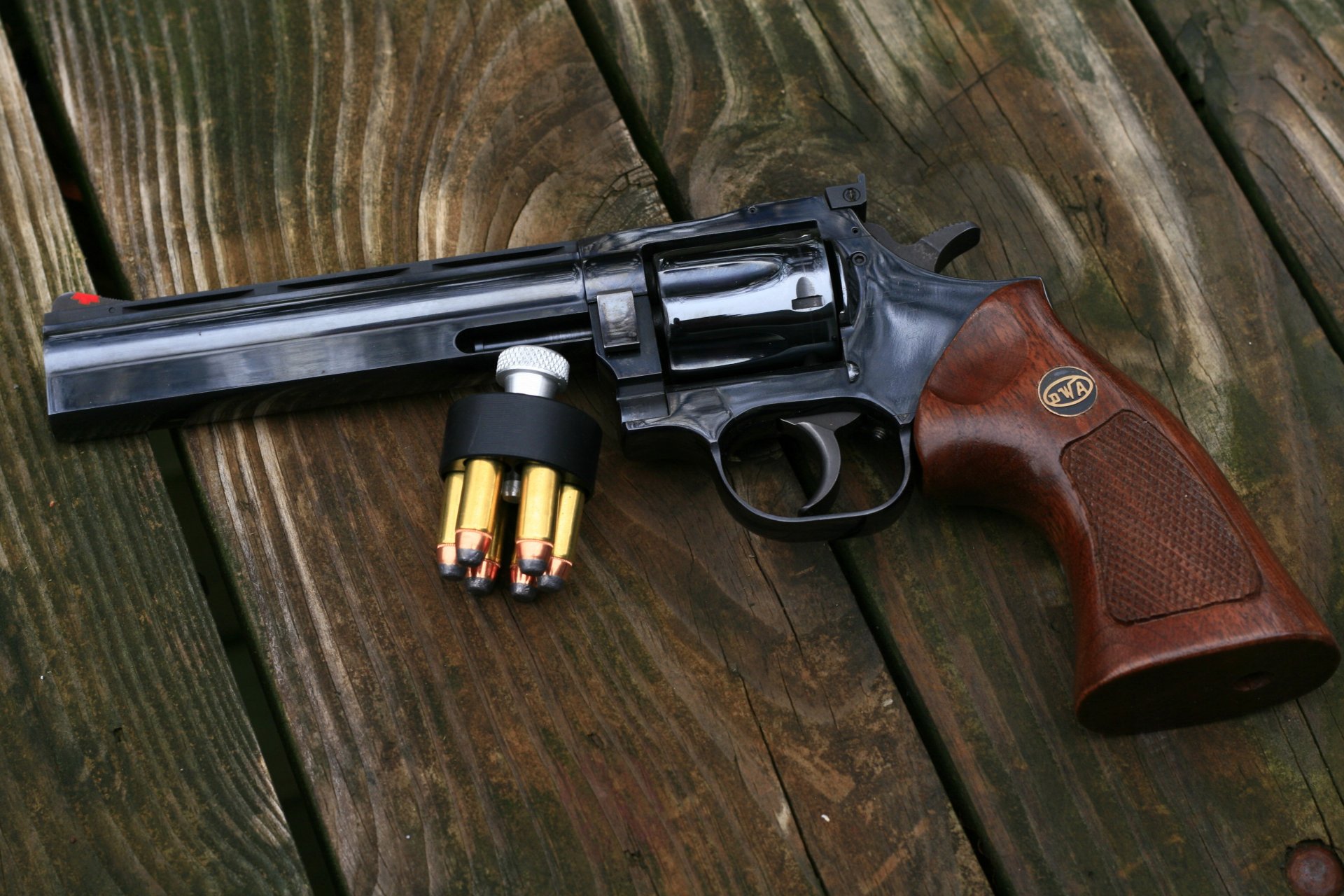 revolver magnum waffen bretter