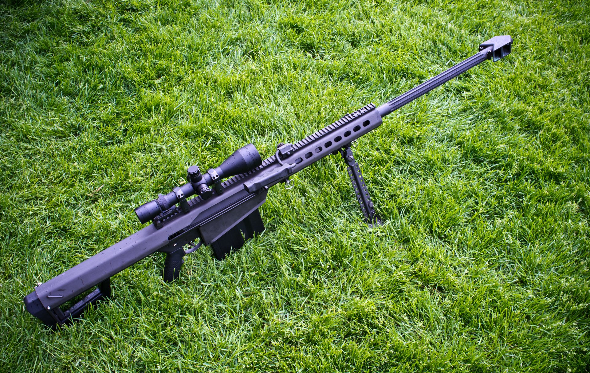 barrett m82 auto-chargement gros calibre sniper fusil herbe