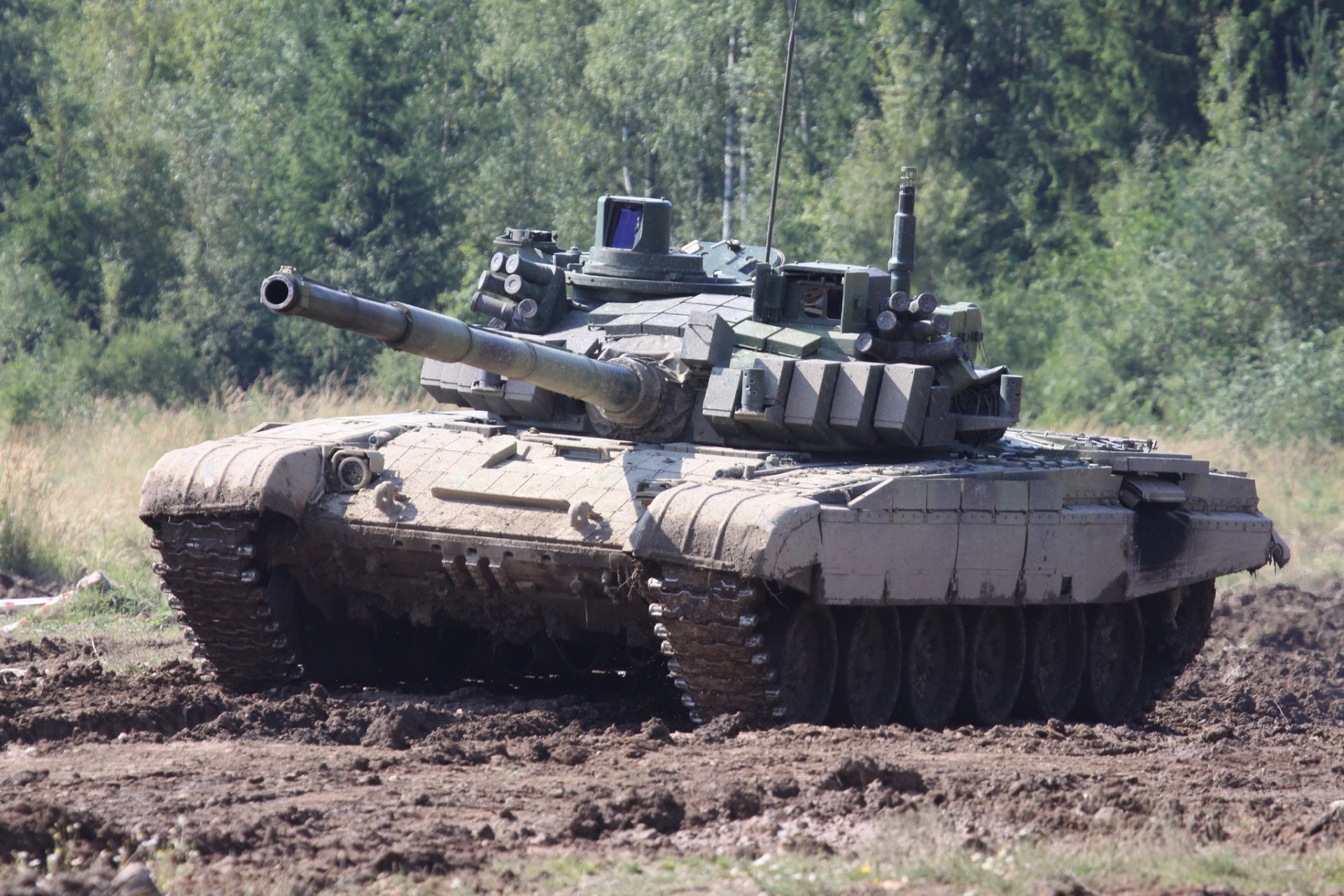 t-72m4 battle tank dirt armored vehicle