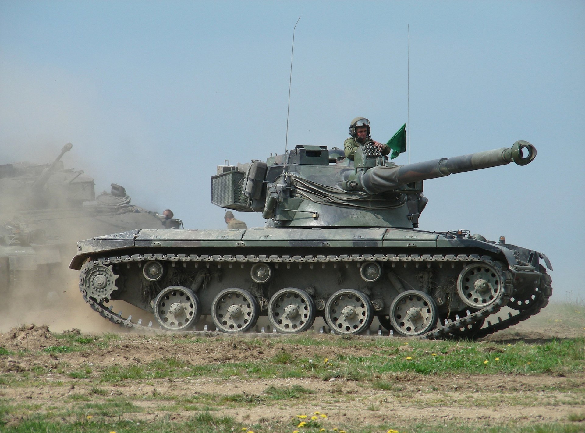 amx-13 char france matériel militaire véhicules blindés