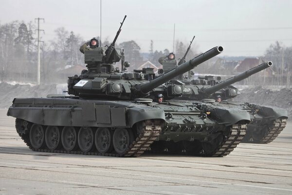 Un tanque T-90 en un desfile en Rusia