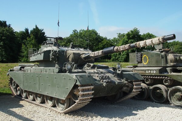 Vehículos militares, blindados y tanques