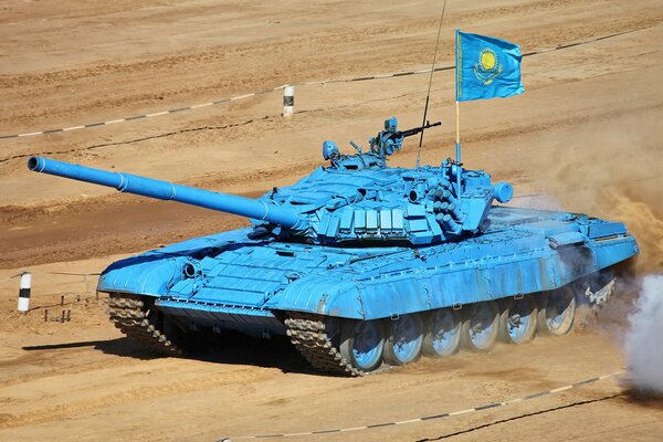 Tanque de batalla azul