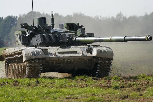 Il carro armato T-72 va in missione