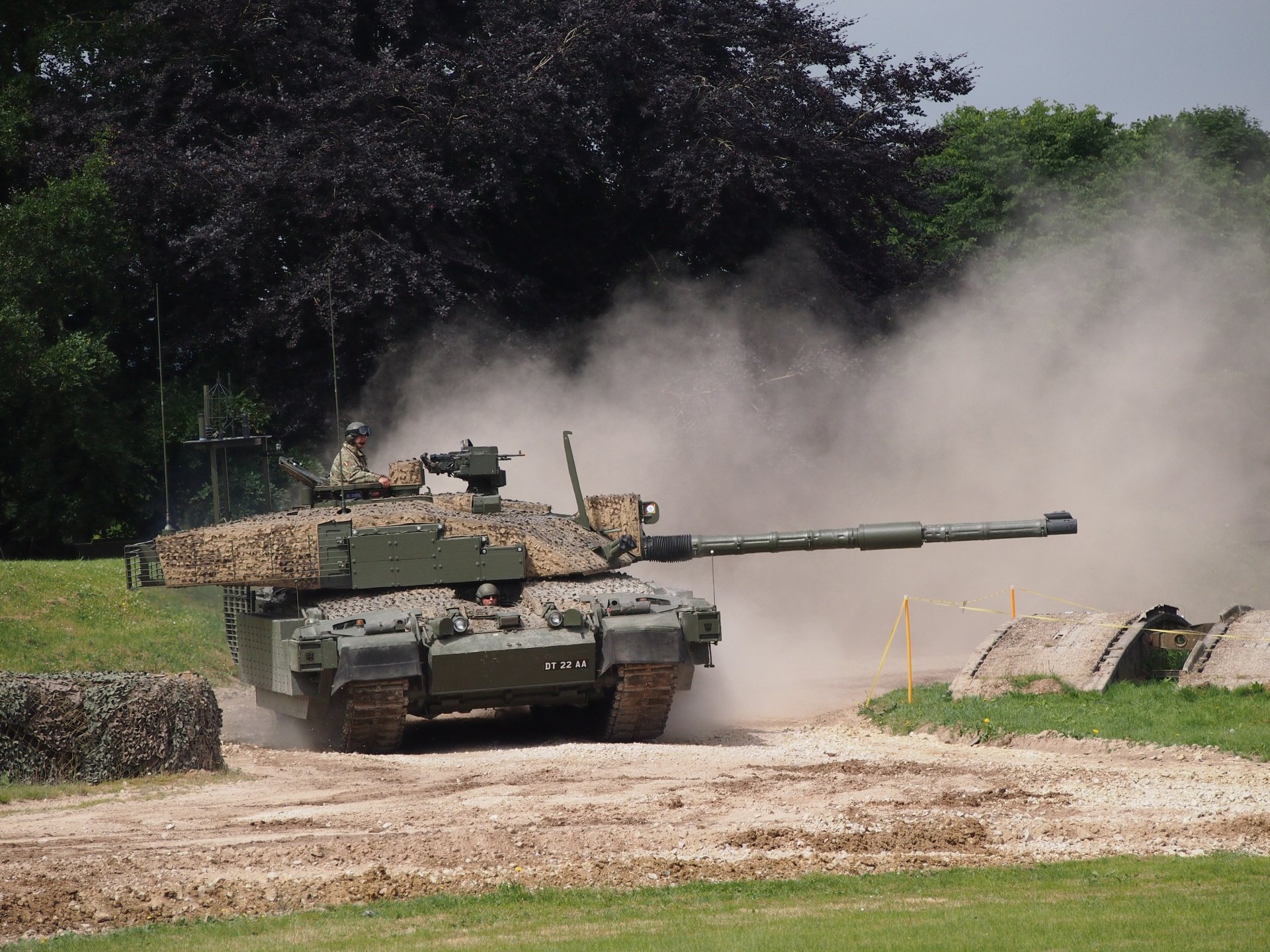 challenger char véhicules blindés matériel militaire angleterre