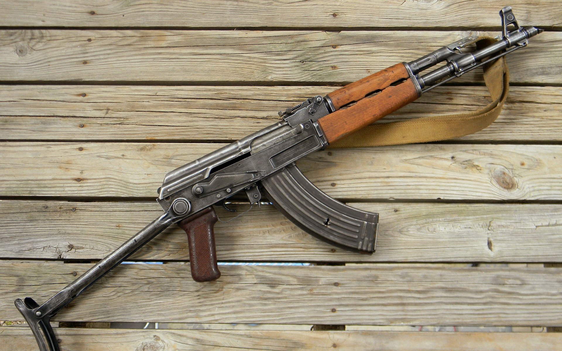 mitrailleuse arme ak-47