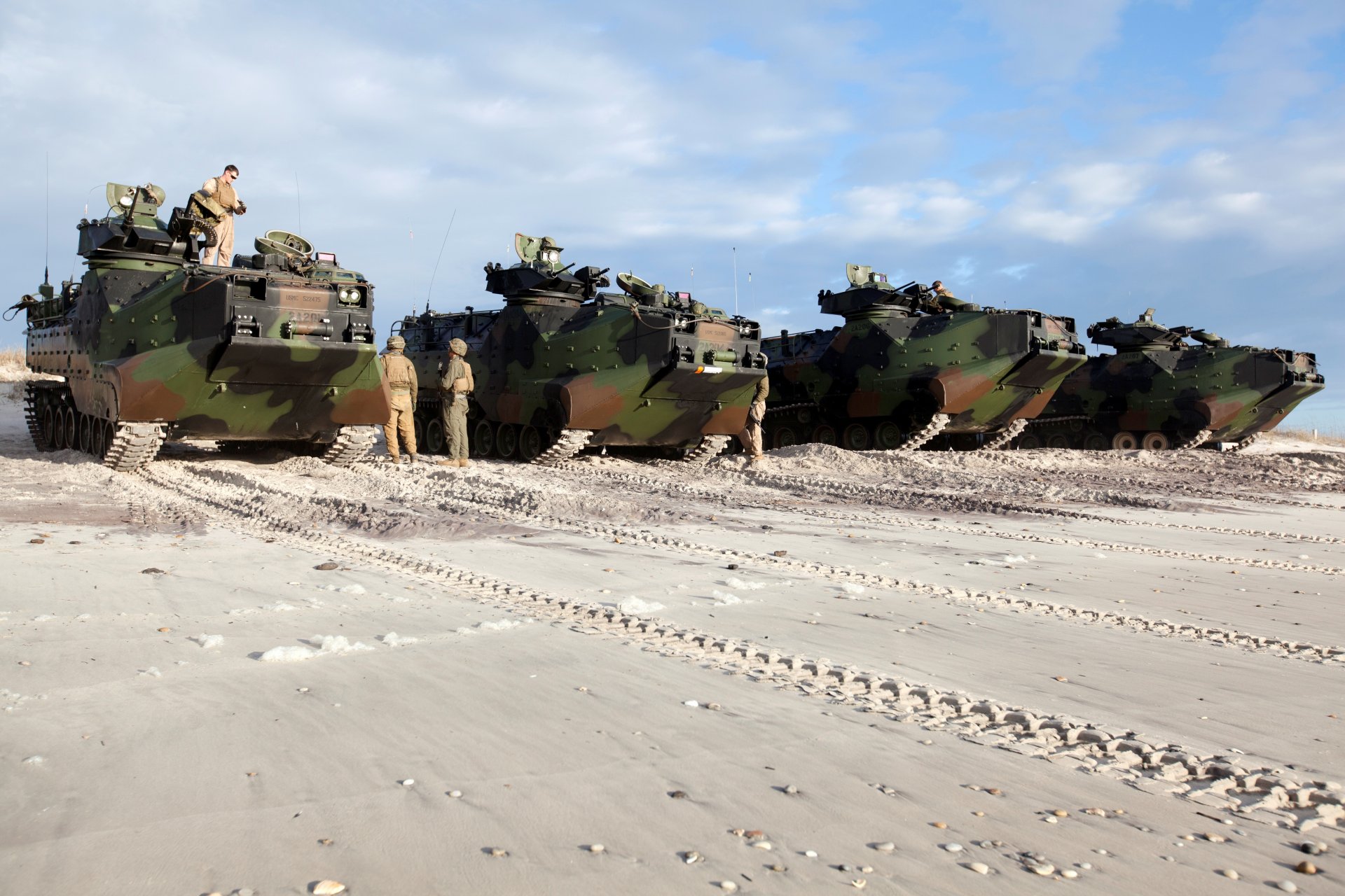 sable traces américain assaut combat amphibiens aav7a1 marines