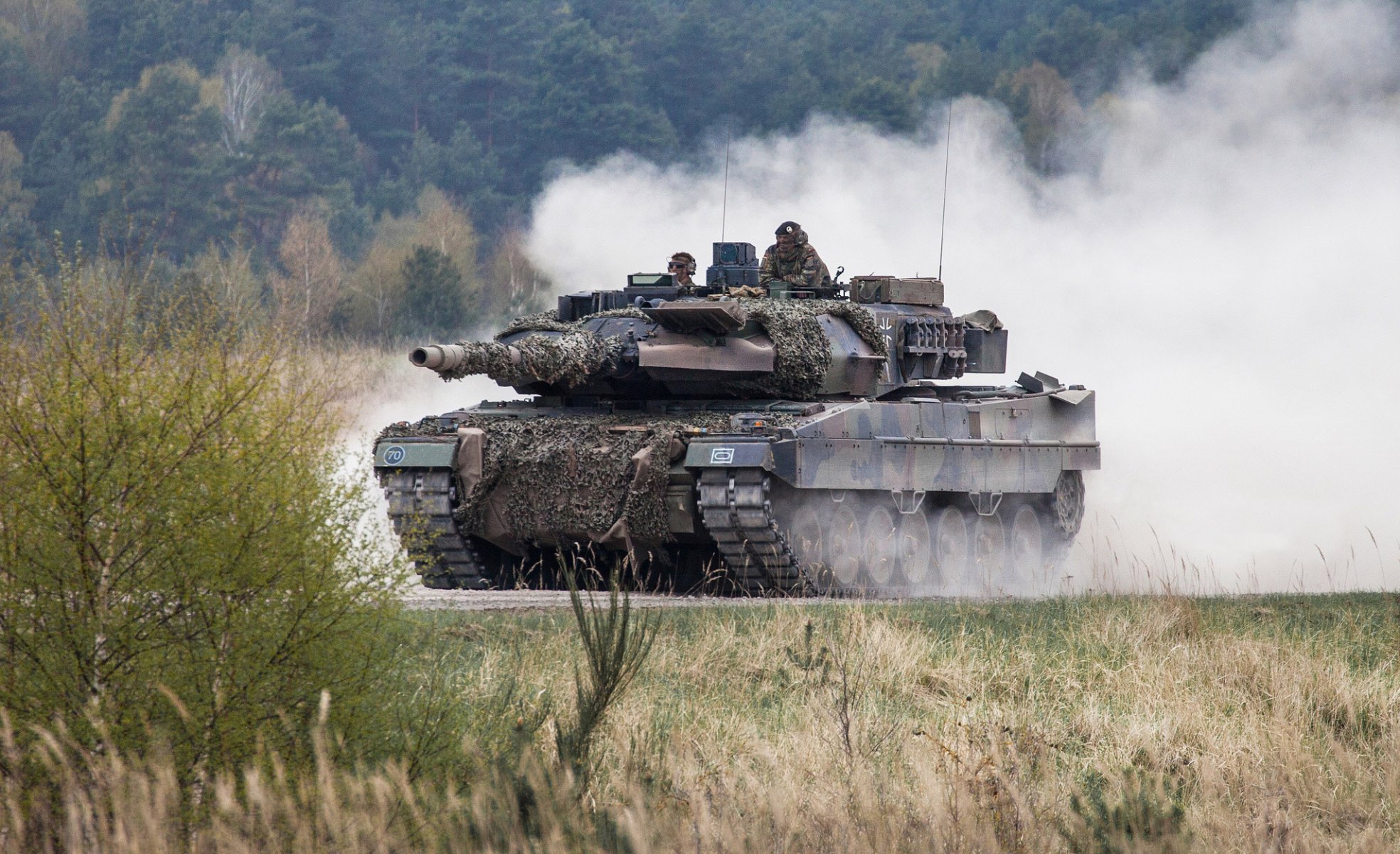 leopard 2a6m czołg pył