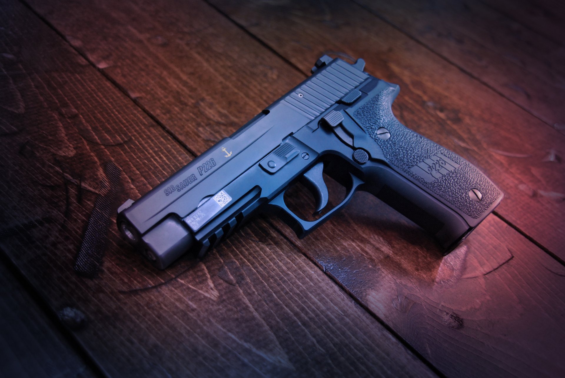 ig-sauer p226 пистолет оружие доски