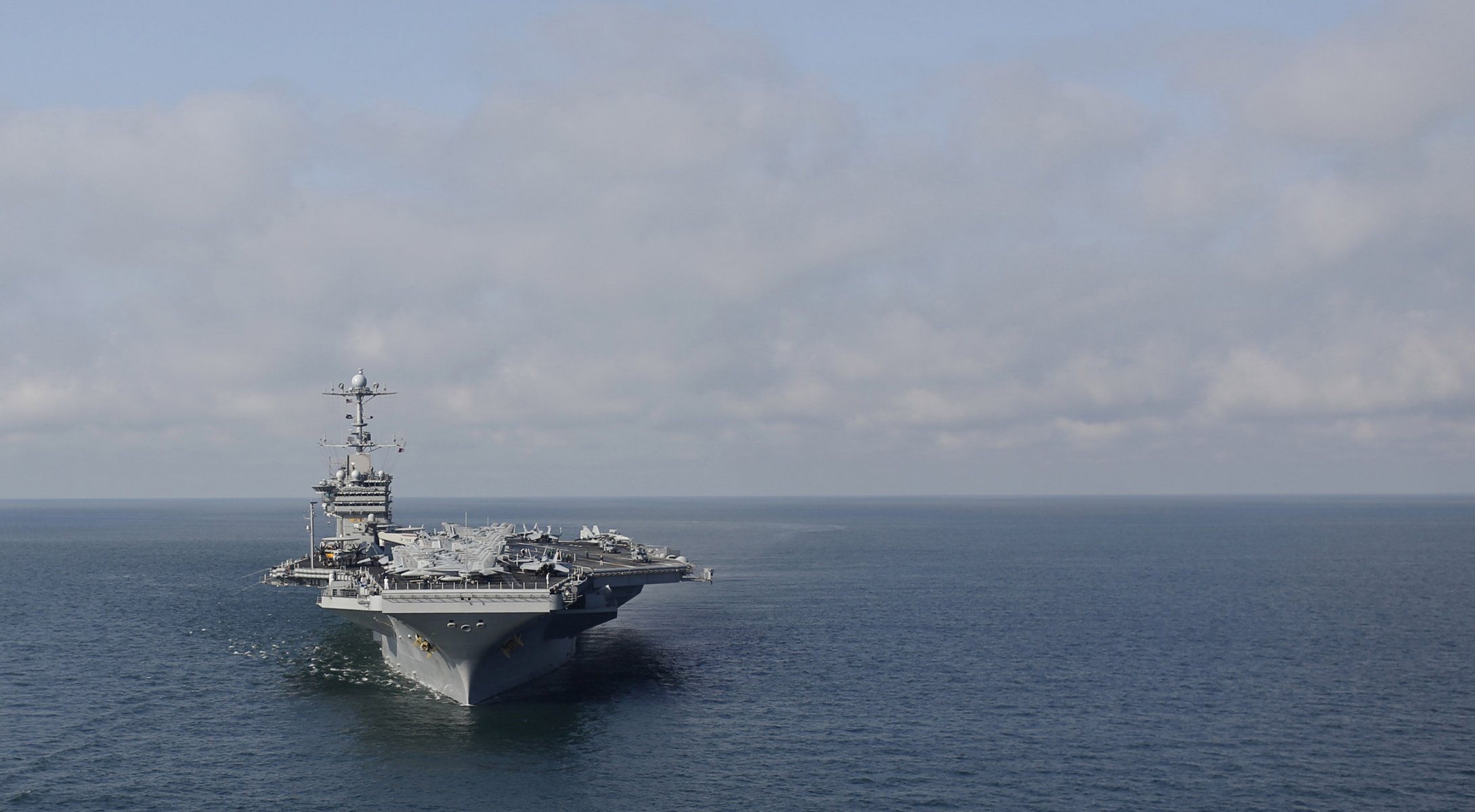 uss harry truman cvn-75 portaerei tipo nimitz mare cielo