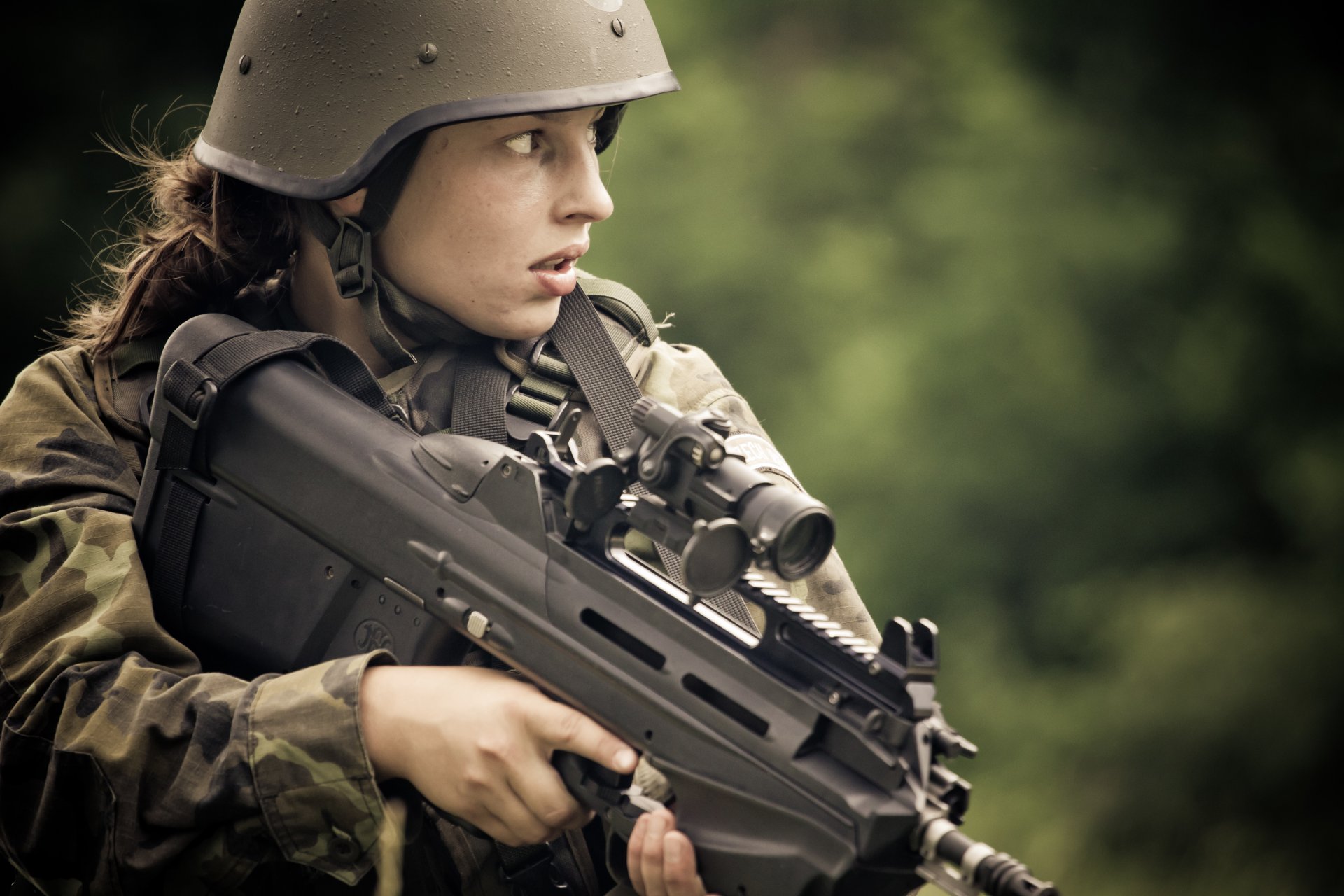 girl machine fn f2000 weapon helmet