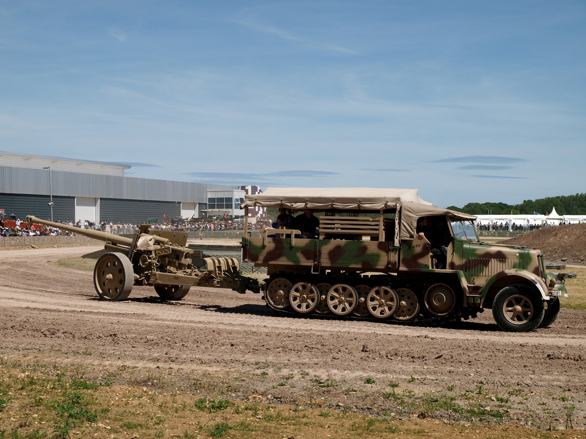 d kfz 7 allemand 8 tonnes semi-remorque tracteur canon antichar allemand pak-43/41 camouflage coloration