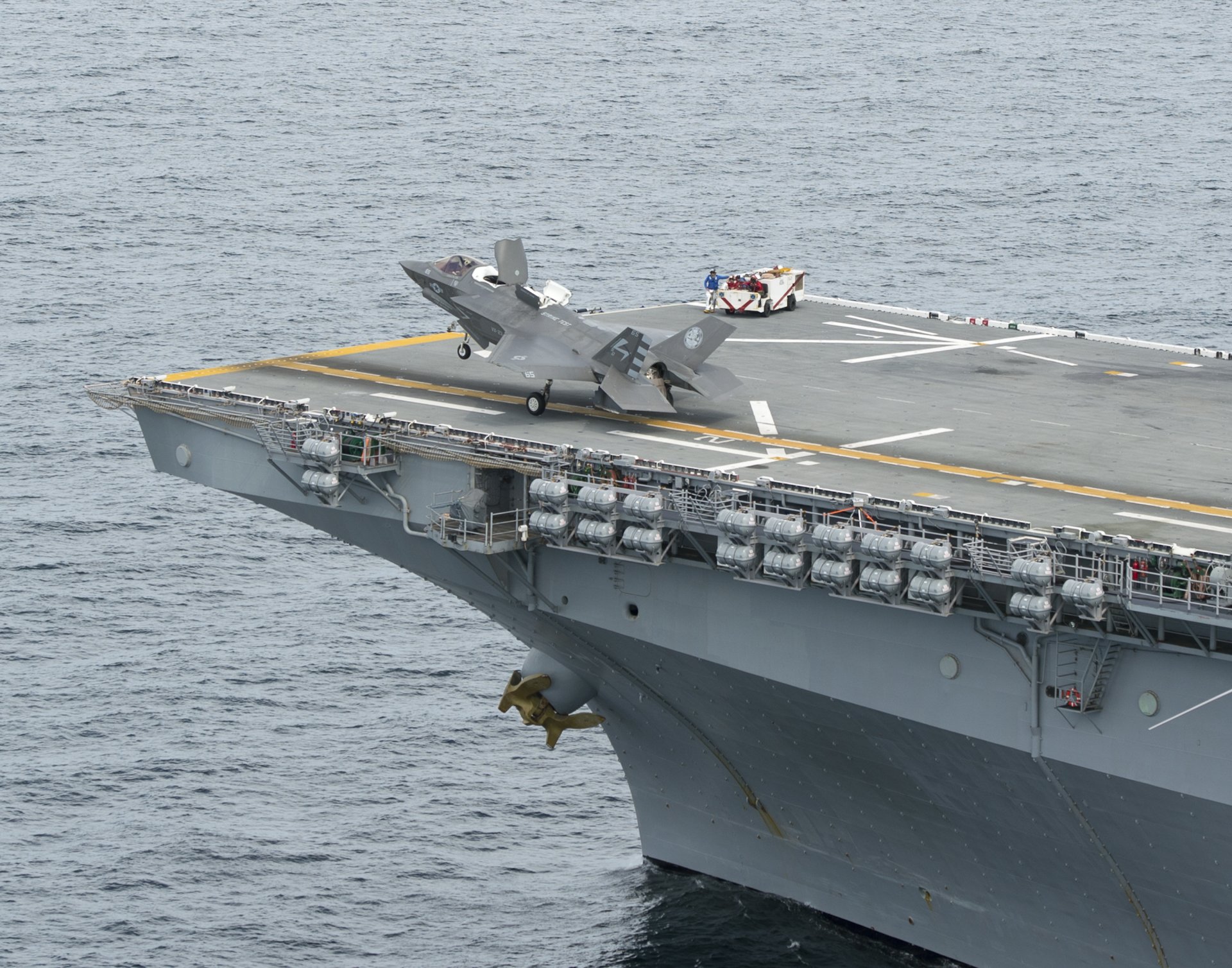 ponte uss wasp lhd1 americano nave da sbarco universale f-35b lightning ii unico caccia volo pilota