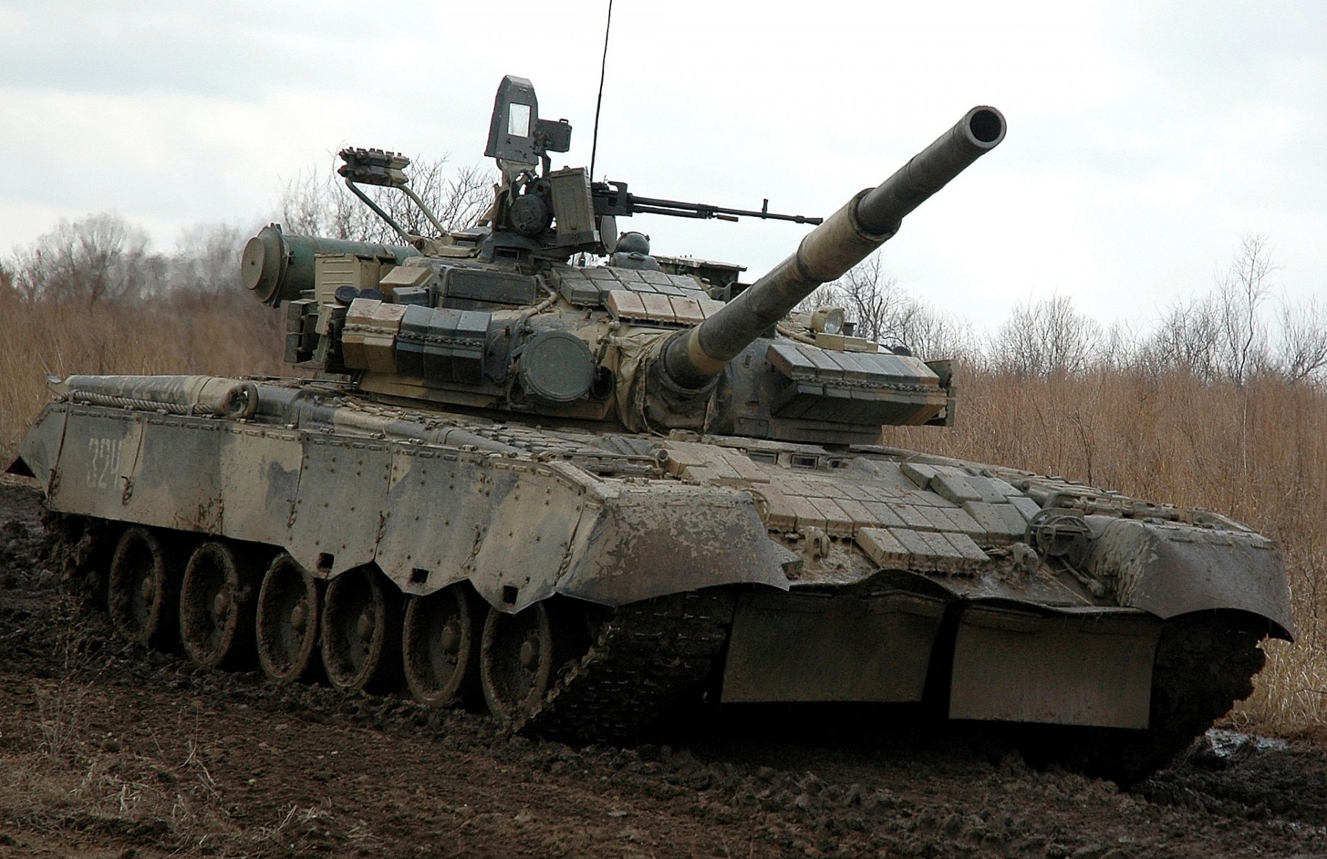 t-80 kampf panzer schmutz