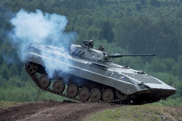 Tank prallte während der Fahrt auf