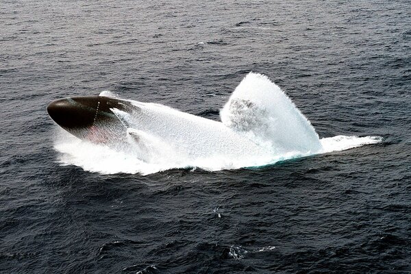 The ascent of a combat nuclear submarine