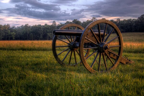 Antique cannon as an art object in Fort Oglethorpe