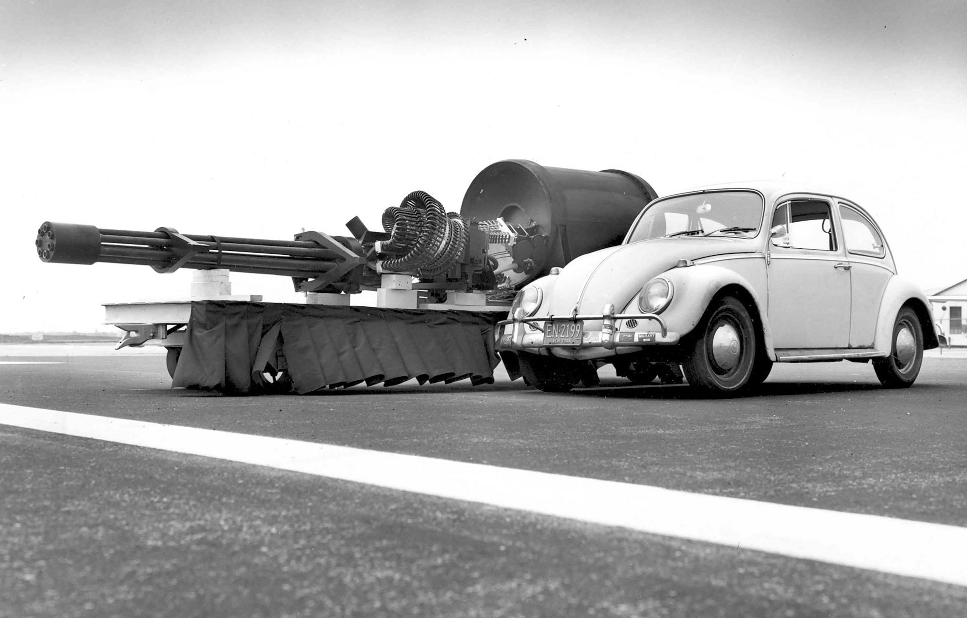 gau-8 general electric gau-8/a avenger aircraft gun 30 mm pgu-13/b pgu-14/b for the aircraft-shturmovika a-10 thunderbolt ii volkswagen volkswagen beetle weapon vehicle