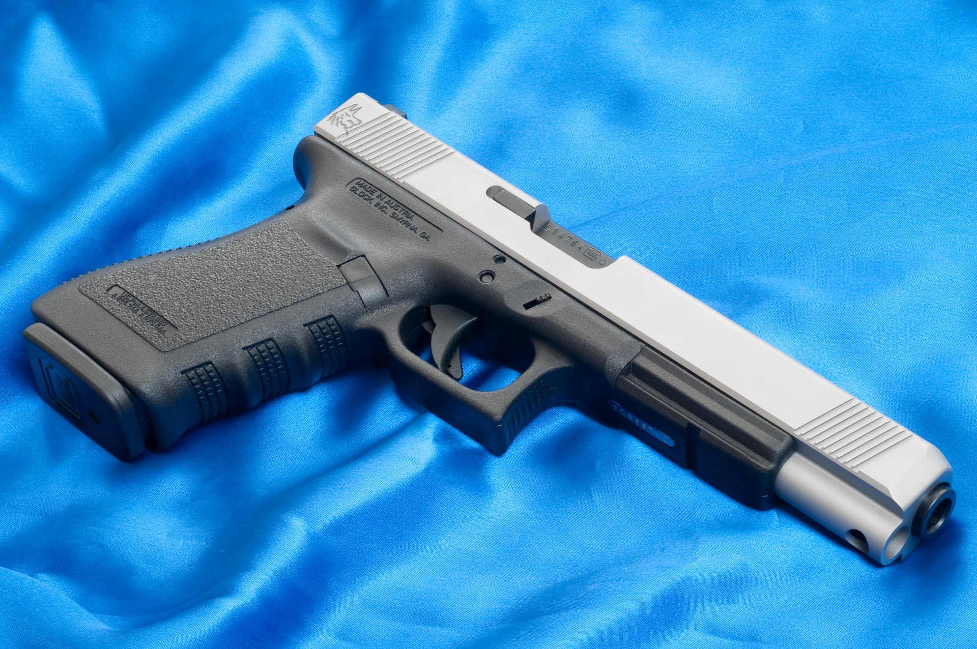 glock 20l gun weapon wallpapers wallpaper austria background blue