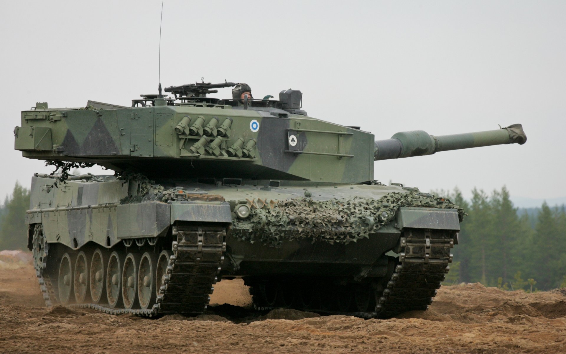 tank leopard 2a4 finland power