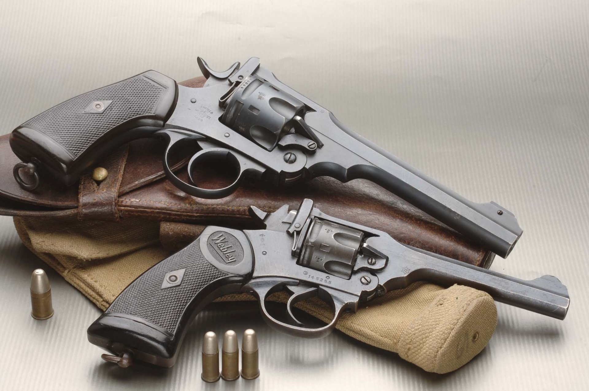 webley & amp ; scott mark iv revolver 2 stück patronen holster