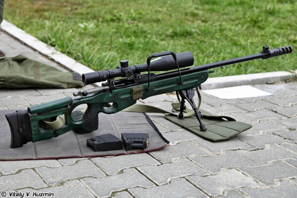 Снайперская винтовка св-98 с обоймой 7. 62 мм