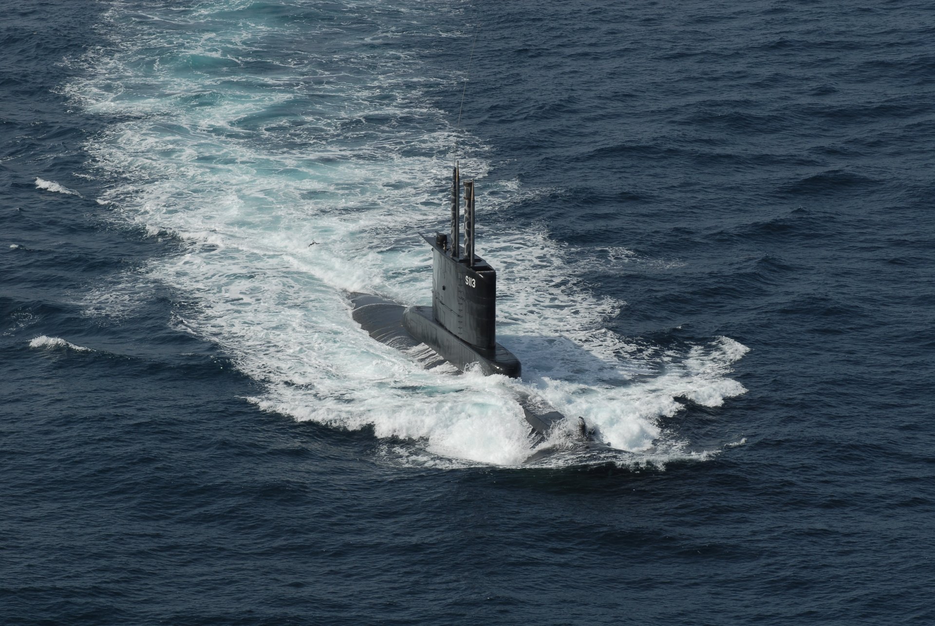 ubmarine navy greece submarine sea wave