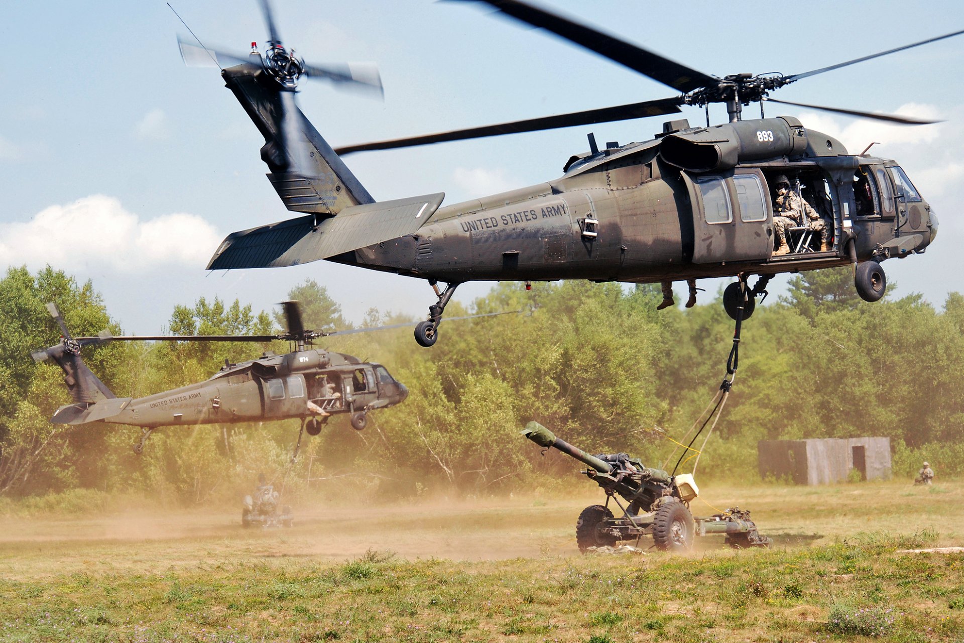 ejercicios asalto anfibio grupo uh-60 black hawk obús fort drum nueva york