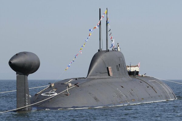 Bauen auf einem U-Boot. Russische Marine